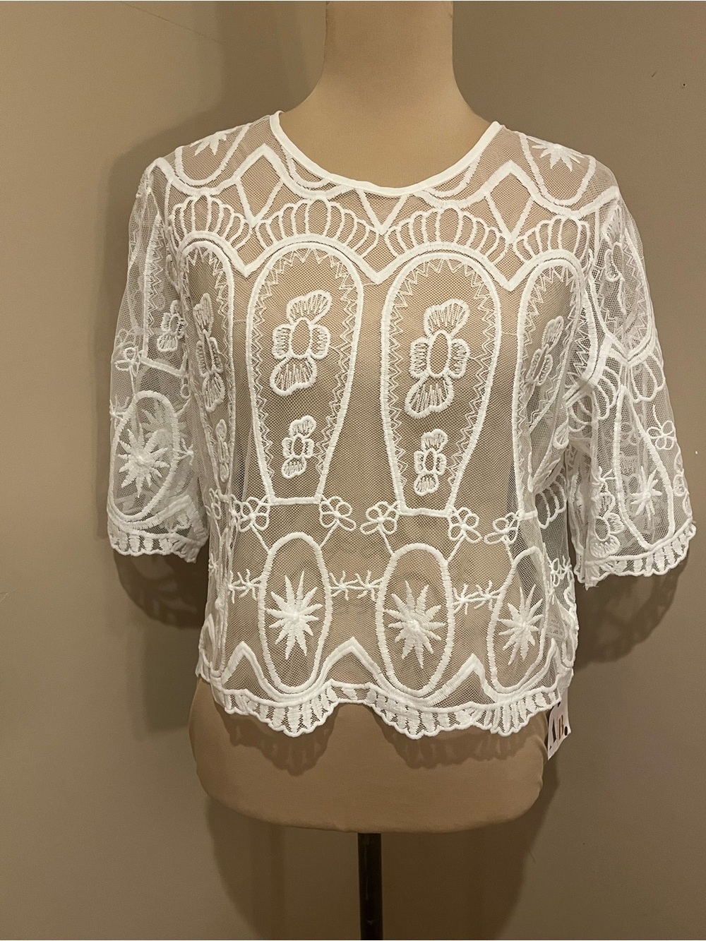 Fairy White Embroidered Lace Crop Top Scalloped Hem, size XL